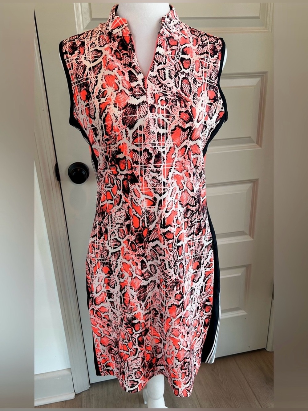 Tail Brand Like NEW Coral and Black Sleeveless Snake-Print Shift Dress (Golf)